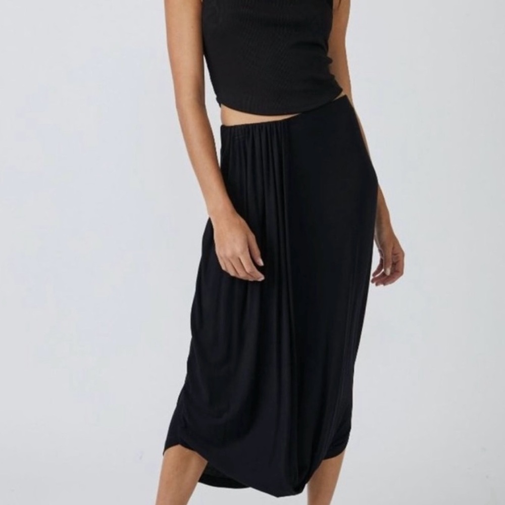 Free People Daphne set in black, large. NWT